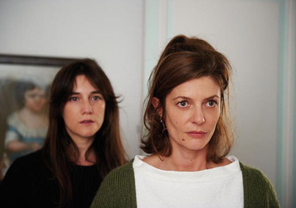 Charlotte Gainsbourg and Chiara Mastroianni in Benoît Jacquot's uncoupled 3 Hearts (3 Coeurs), also starring Benoît Poelvoorde